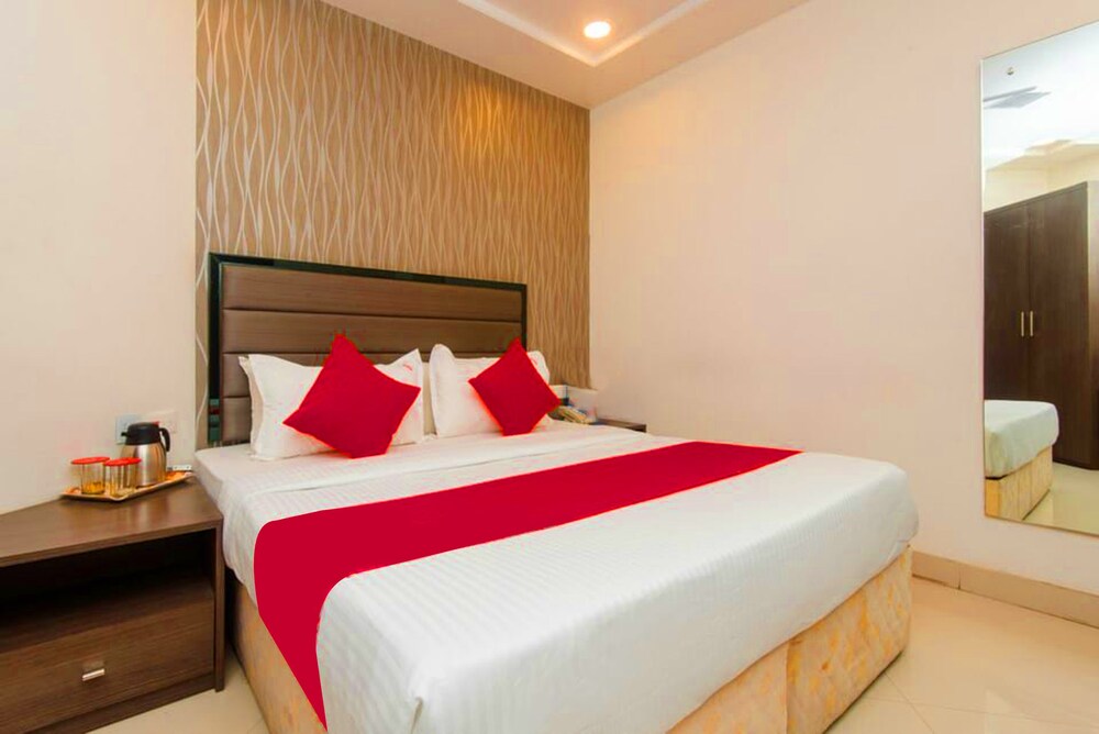 OYO 8690 Hotel Kalpana Elite
