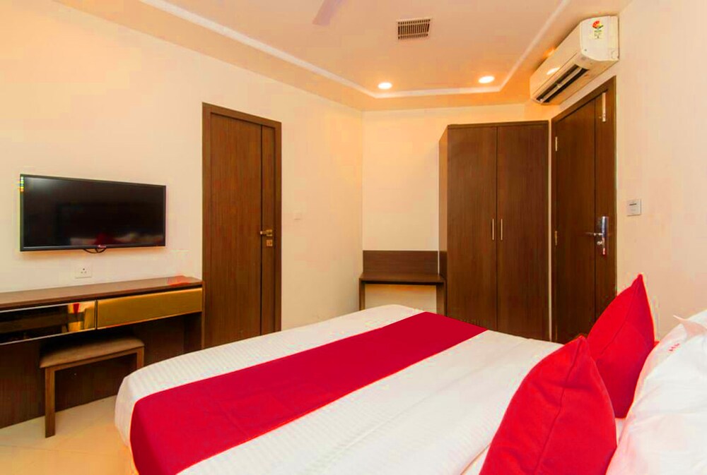OYO 8690 Hotel Kalpana Elite