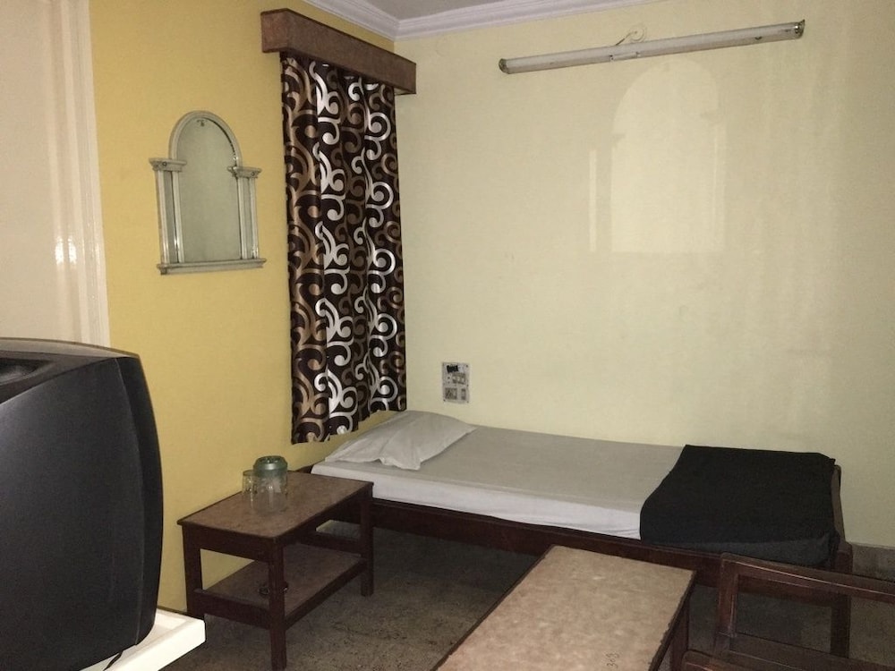 Bhavani Lodge