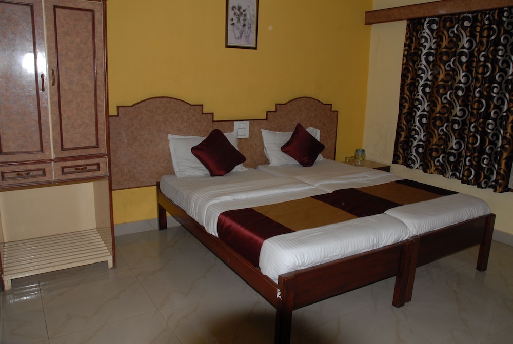 Bhavani Lodge