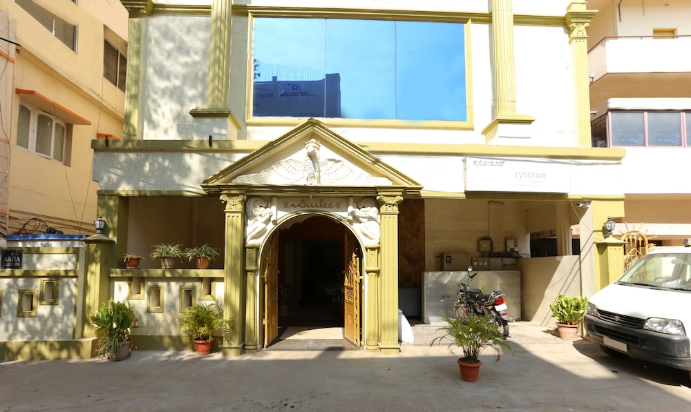 Treebo Cynosure Suites