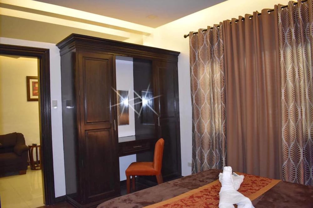 Jo Carter's Hotel and Suites Angeles City