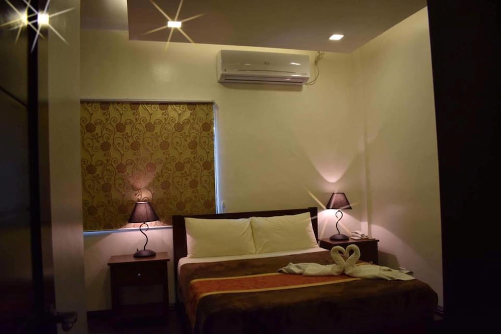 Jo Carter's Hotel and Suites Angeles City