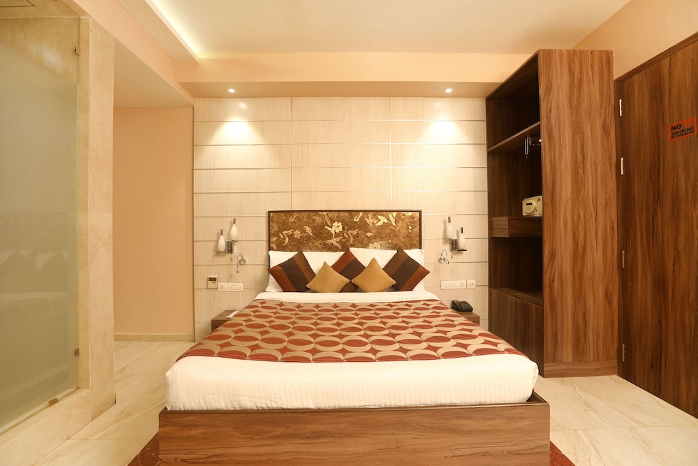 Mumbai Metro The Executive Hotel