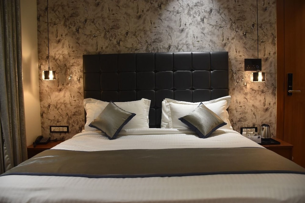 Cennet Hotel