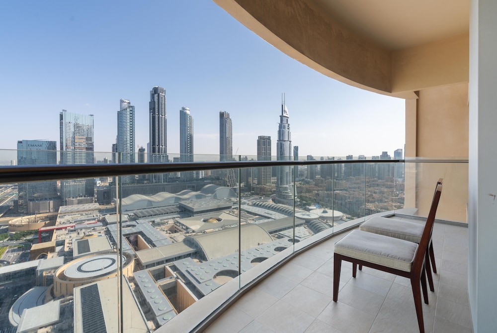 SuperHost Glamorous Apt with Terrace Overlooking Skyline I Address Dubai Mall