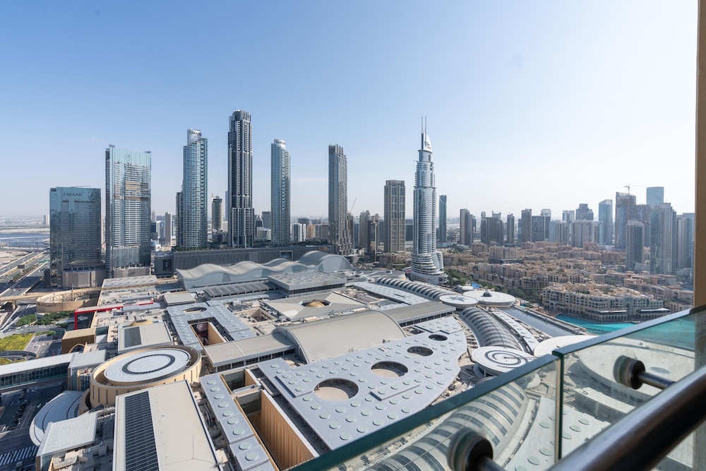 SuperHost Glamorous Apt with Terrace Overlooking Skyline I Address Dubai Mall