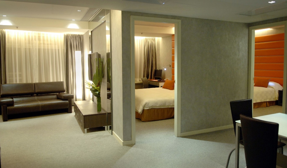 Cosmo Hotel Hong Kong