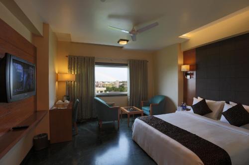 Hotel Brijwasi Lands Inn