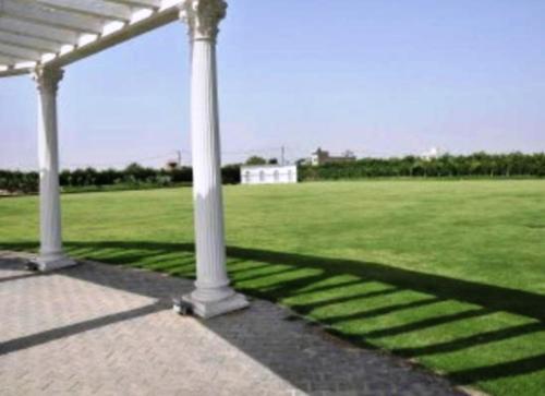 Hotel Brijwasi Lands Inn