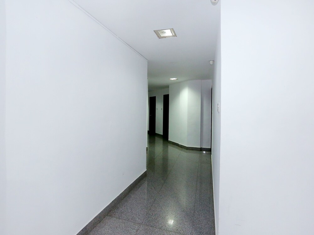 Hotel Thamburu International