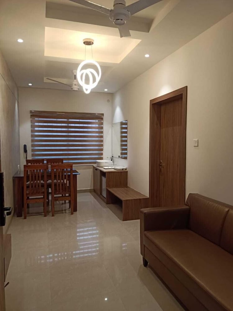Hotel Citywalk Residency