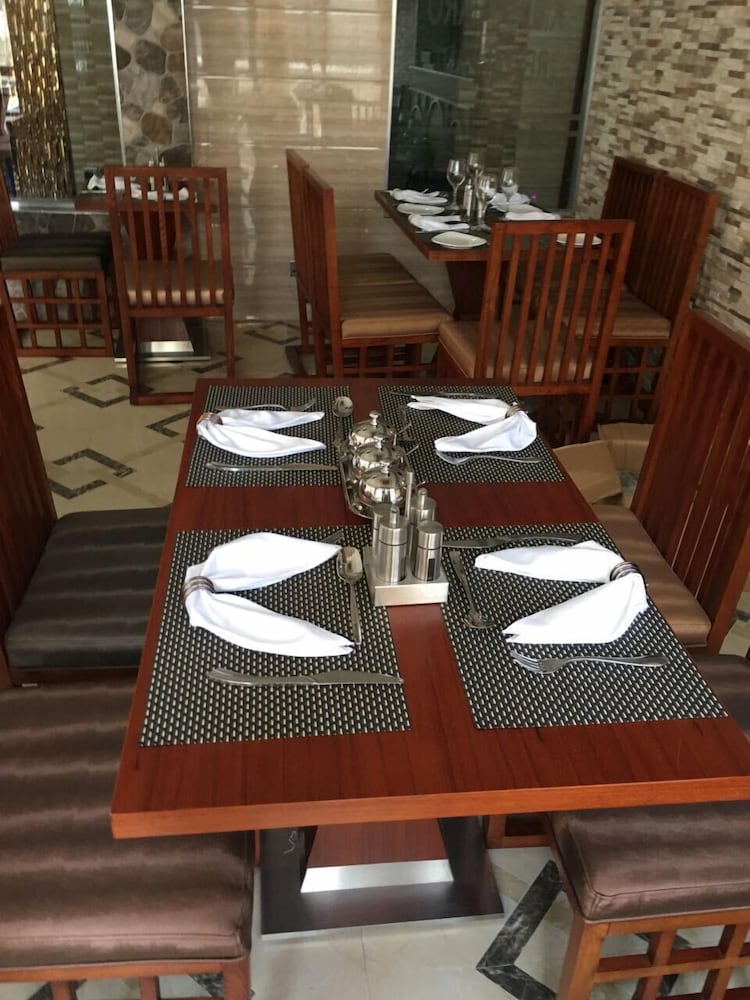 Zimbo Golden Hotel