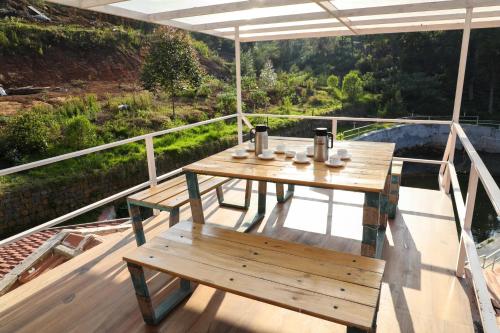 Chow Chow Valley Resort 
