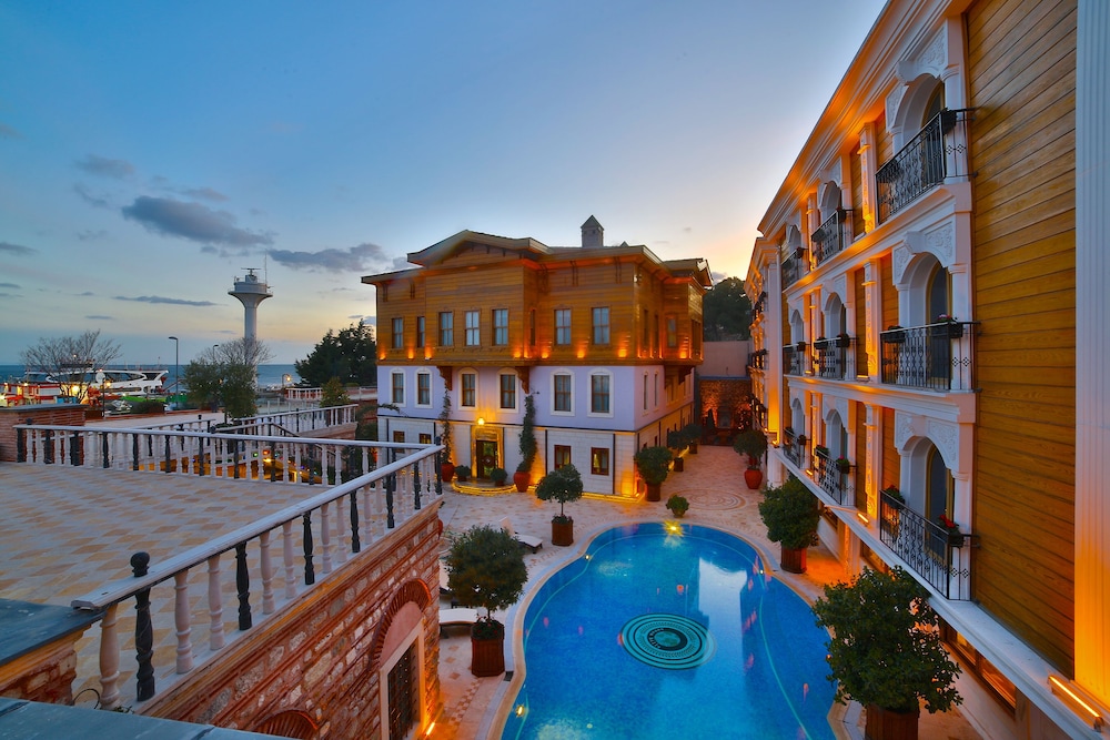 Seven Hills Palace & Spa