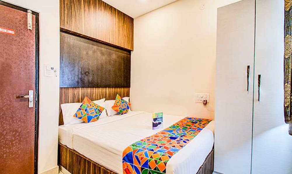 FabHotel Corporate Crown