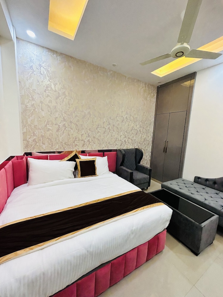 Shree Jee Hotel