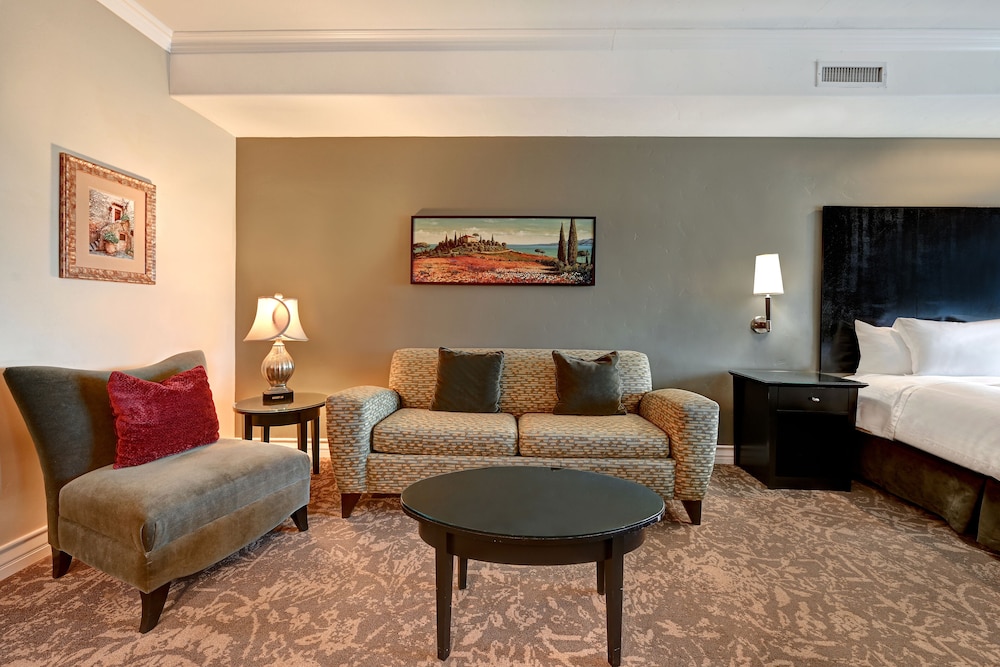 Bellasera Hotel & Suites Paso Robles, Tapestry by Hilton