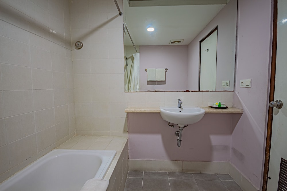 The Grand Santhi Hotel