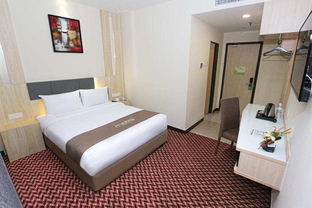 Metro Hotel