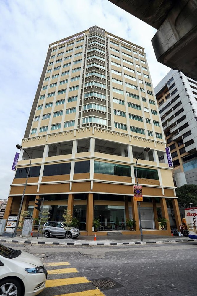 Metro Hotel