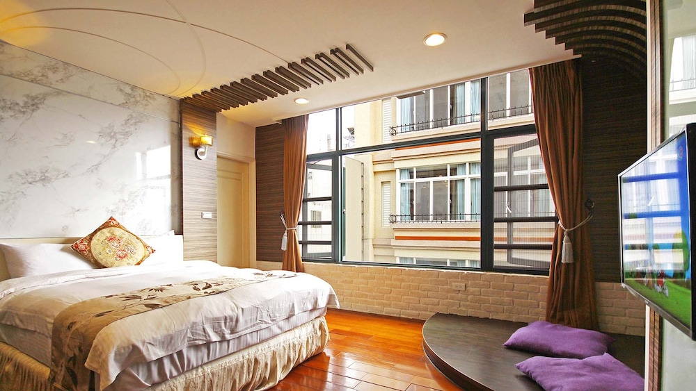Shuian Lakeside Hotel