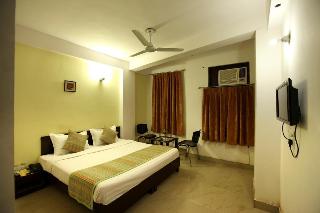  Hotel Runway