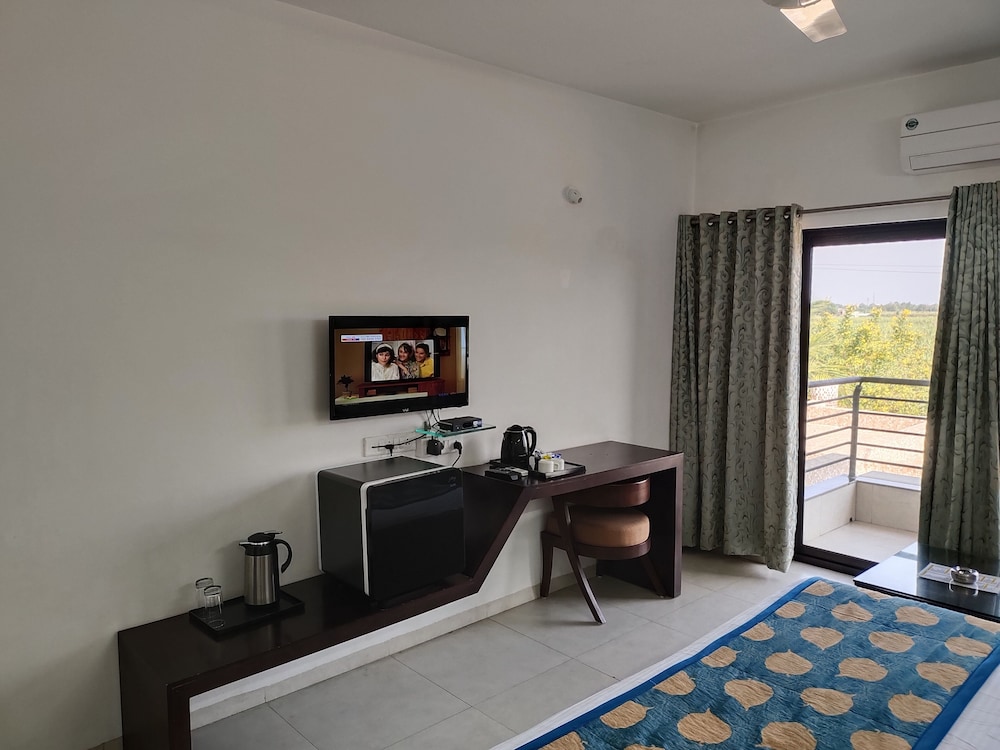 Sapphero Resorts A Unit Of Shri Sai Hospitality