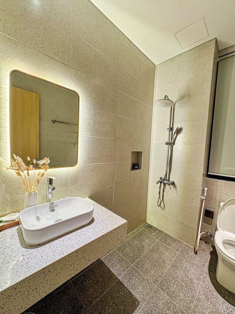 May House Grand World Phu Quoc