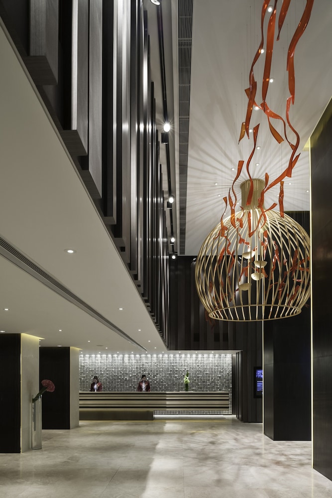 Gateway, Marco Polo Hotel