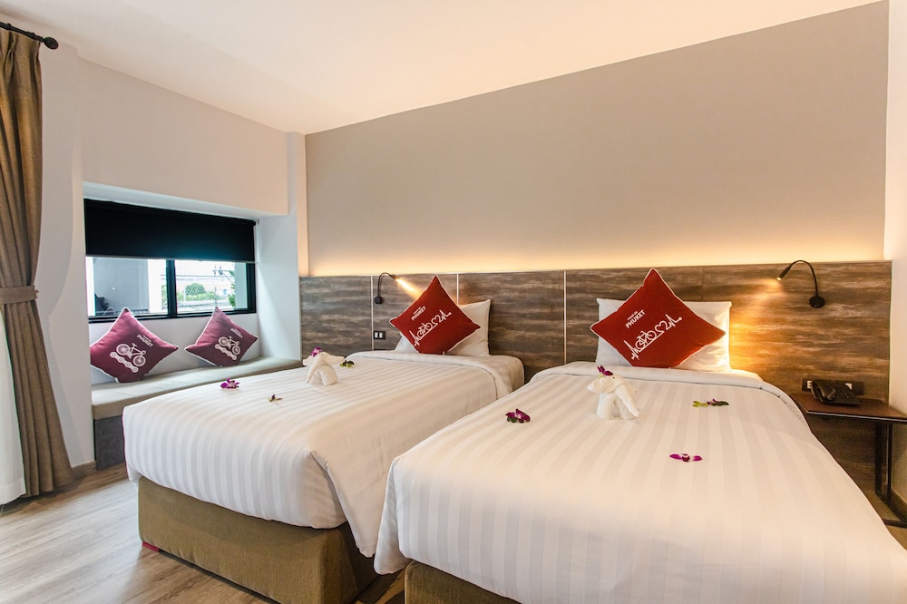 Tour De Phuket Hotel
