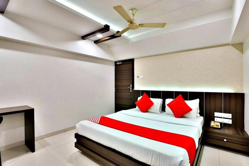 Oyo 2503 Hotel Amber