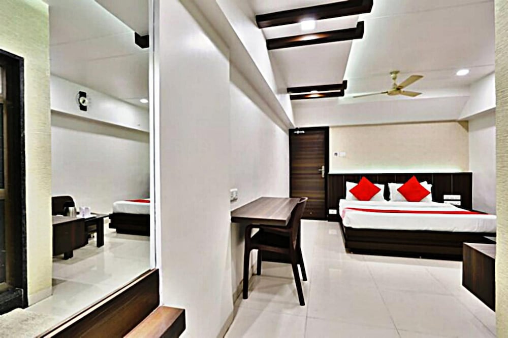 Oyo 2503 Hotel Amber
