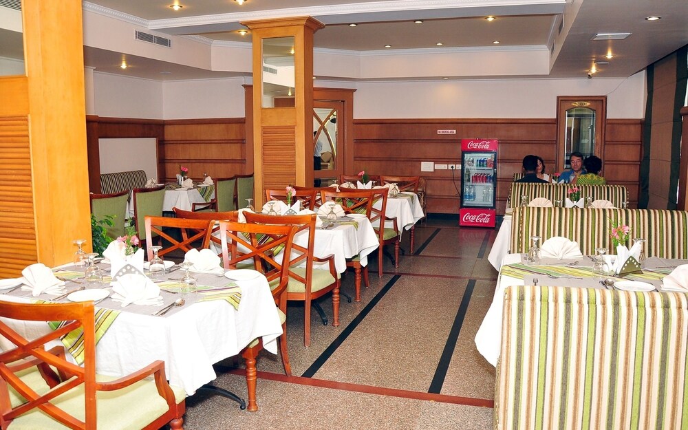 Holiday Hotel