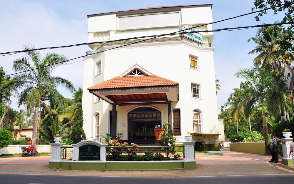 Holiday Hotel
