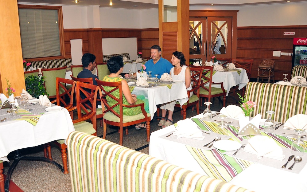 Holiday Hotel