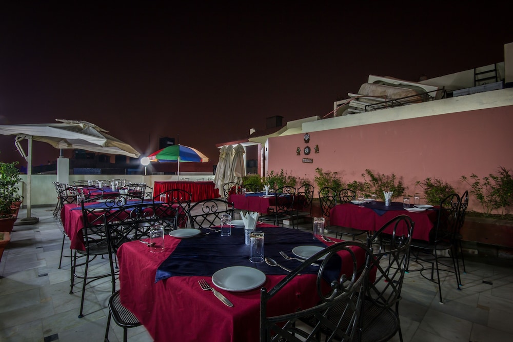 The Suncourt Hotel Yatri