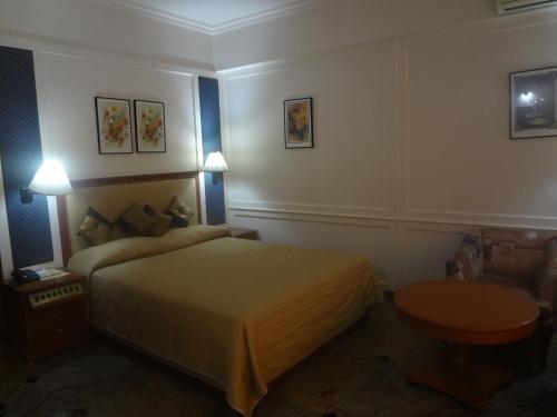 Hotel Airport, Vadodara