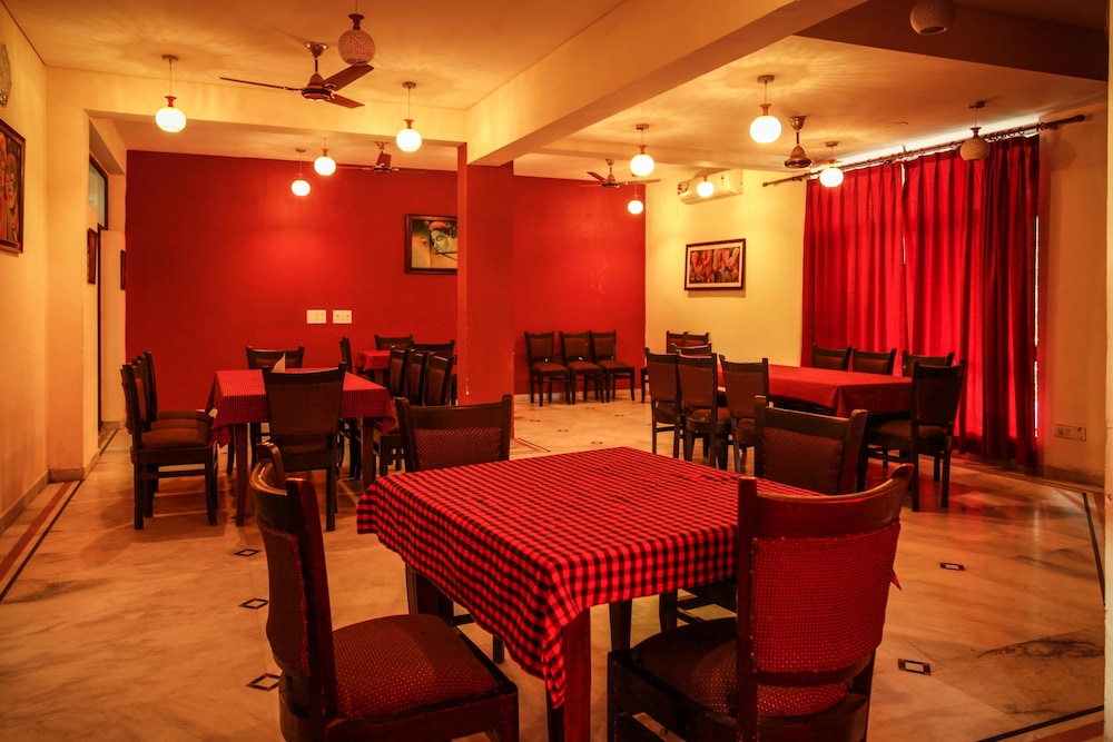 Hotel Neeraj Bhawan - Triveni Ghat