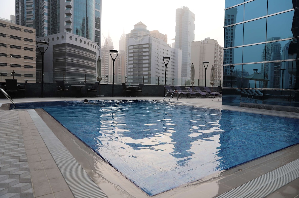 Golden Tulip Media Hotel