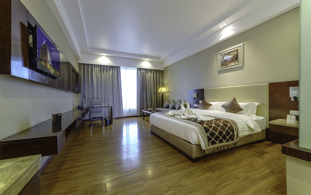 Golden Tulip Jaipur Kukas