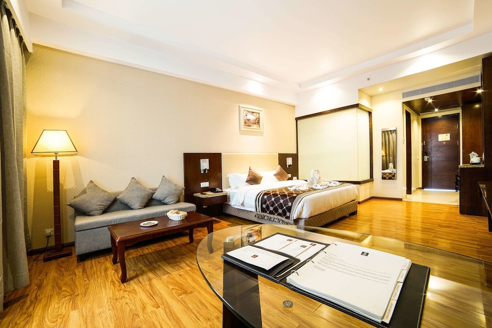Golden Tulip Jaipur Kukas