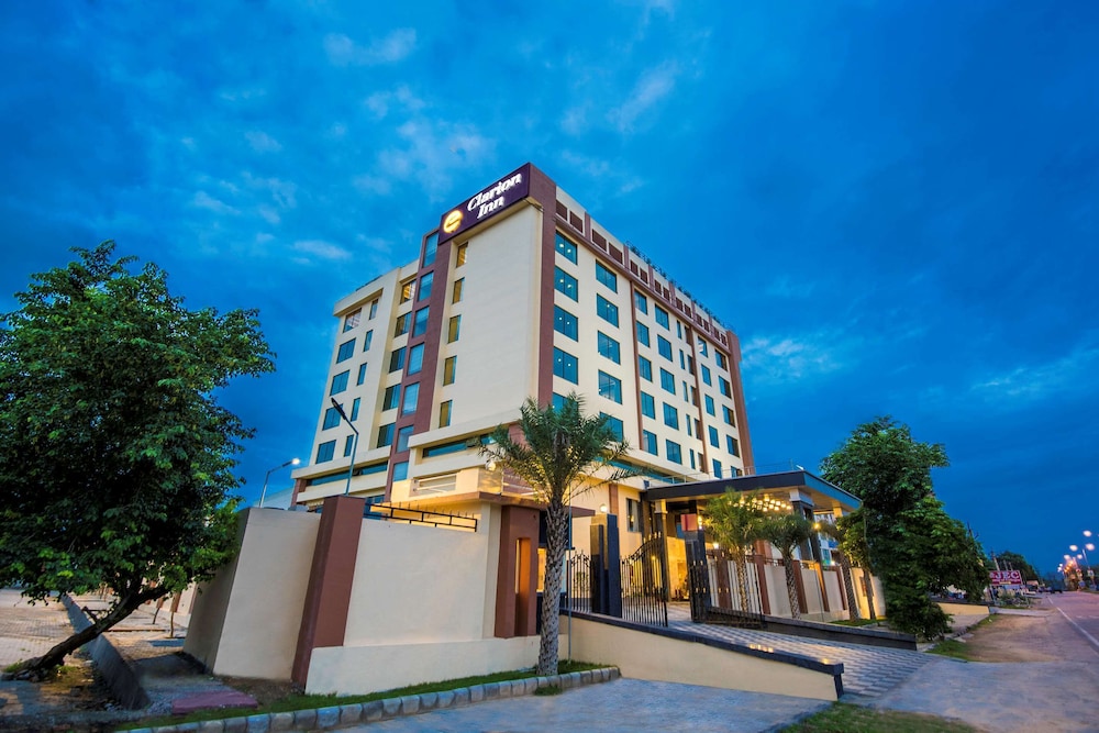 Golden Tulip Jaipur Kukas