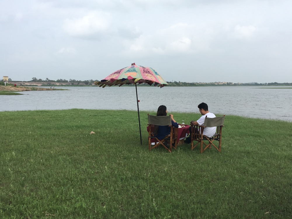 Hotel Castle Narela ( Lake View Resort)