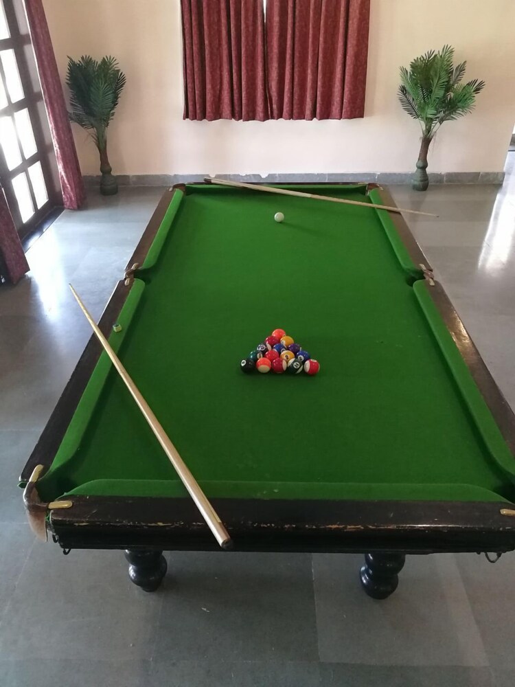 Hotel Castle Narela ( Lake View Resort)