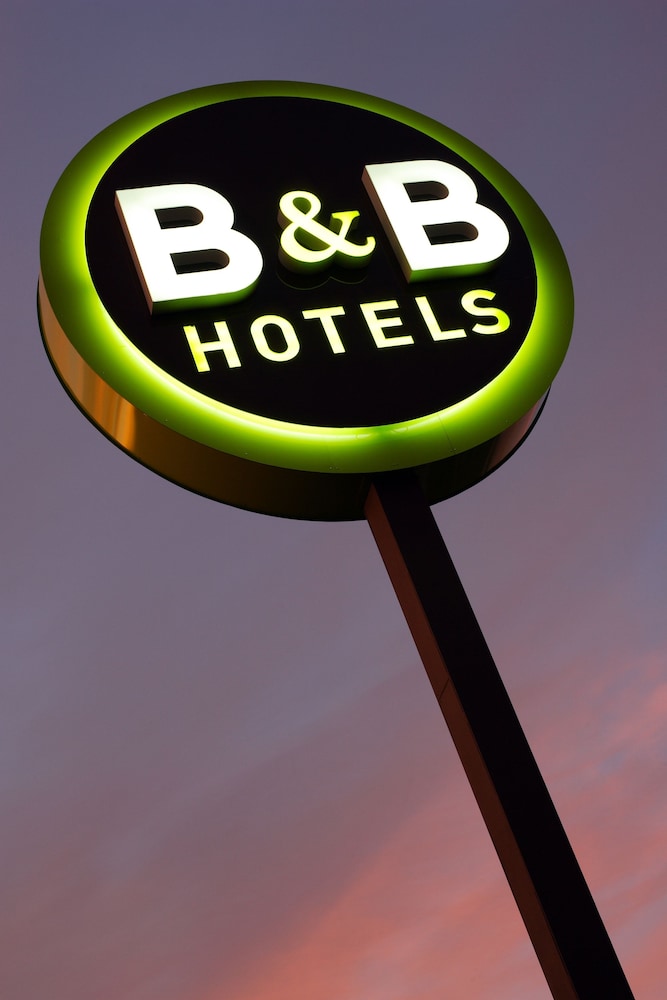 B&B HOTEL Paris Porte de la Villette