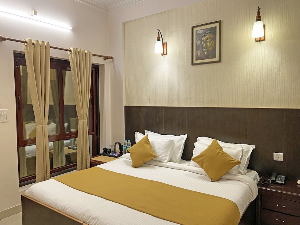 Hotel Nirvana Palace Near Parmarth Niketan