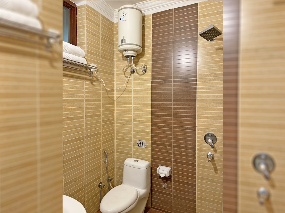 Hotel Nirvana Palace Near Parmarth Niketan