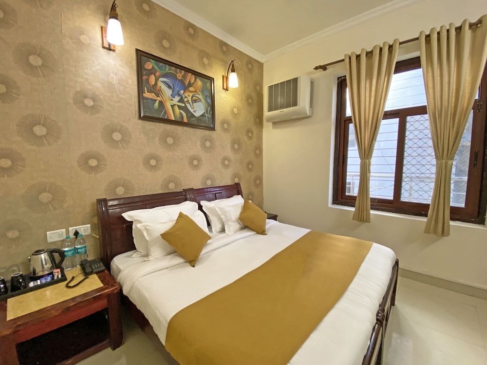Hotel Nirvana Palace Near Parmarth Niketan