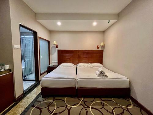 Fan Holiday Hotel